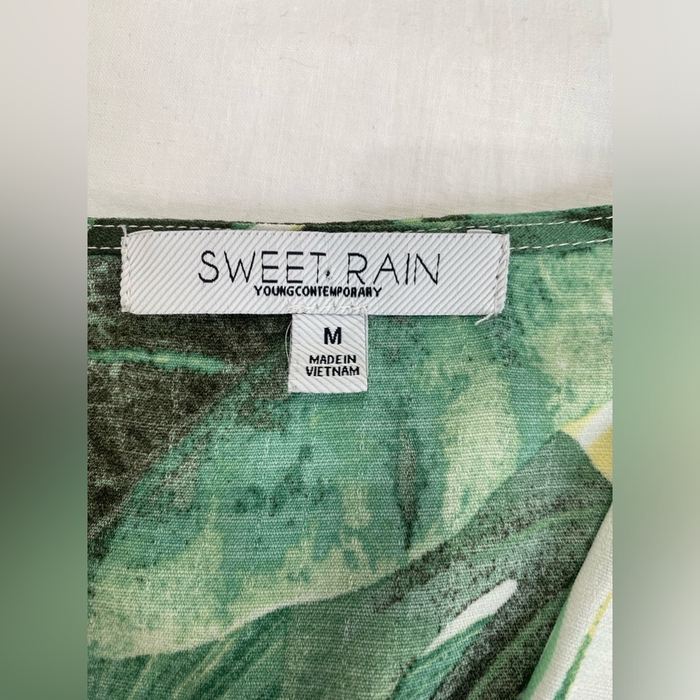 Sweet Rain Green Leaf Print Women's Top - Picture 3 of 7
